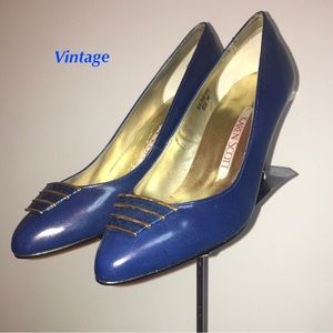 Vintage! NEW Never worn. 1980’s Karen Scott “Serene” Navy Pumps